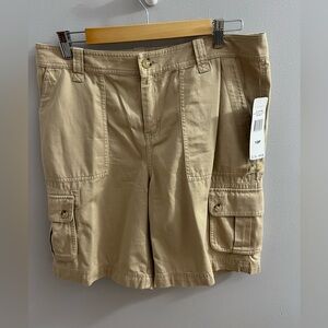 Ralph Lauren NWT women’s size 10P cargo shorts